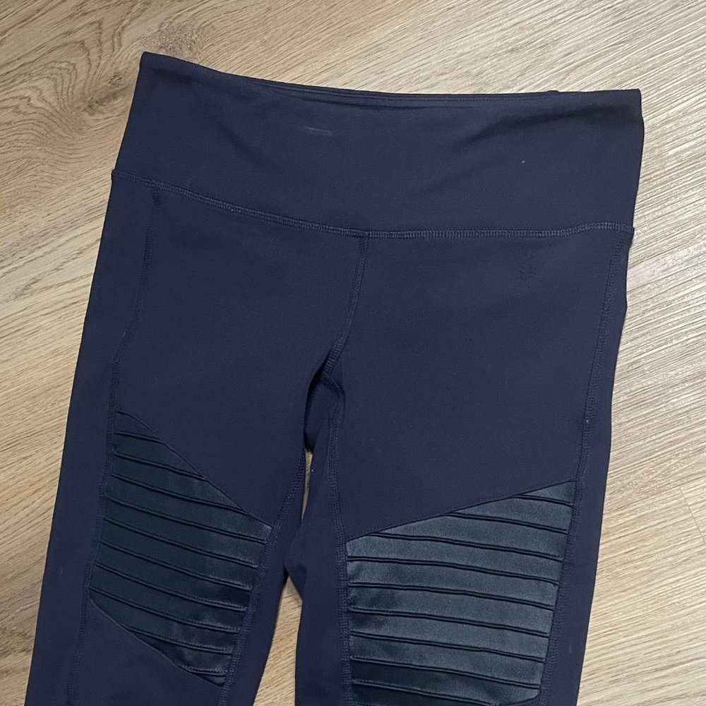 ALO Yoga Moto Leggings rich navy blue s small mid low rise - Picture 4 of 6